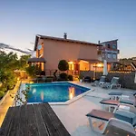Salvia Mare Villa