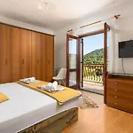 Salvia Mare Villa